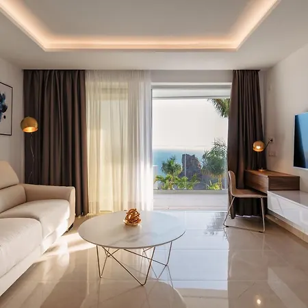 Grand Horizon Luxury Boutique